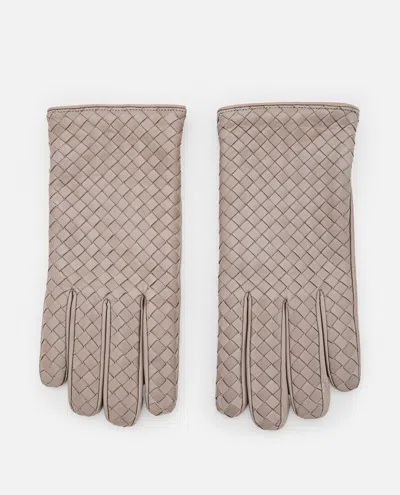 Bottega Veneta Women Intrecciato Leather Gloves In Gray