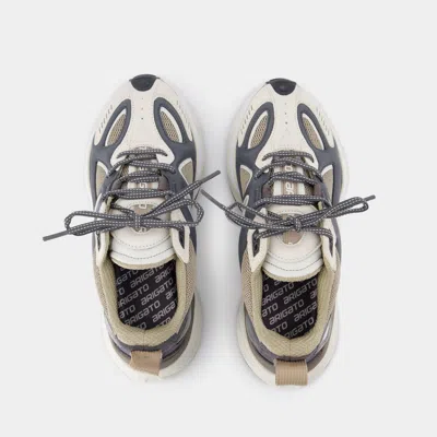 Axel Arigato Foam Collar Runner Branded Webbing
