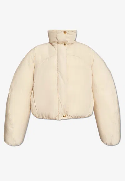 Jacquemus Caraco Puffer Zip-up Jacket In Cream