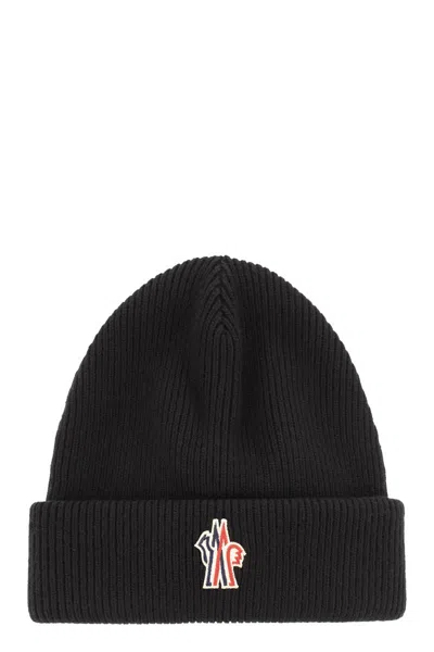 Moncler Grenoble Black Ribbed Beanie With Logo Patch In Wool Man In Black