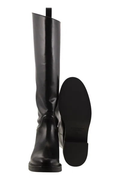 Stuart Weitzman Stylish Knee-high Leather Block Heel Boots