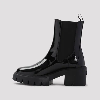 Stuart Weitzman 40mm Soho Chelsea Boots