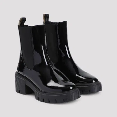 Stuart Weitzman 40mm Soho Chelsea Boots