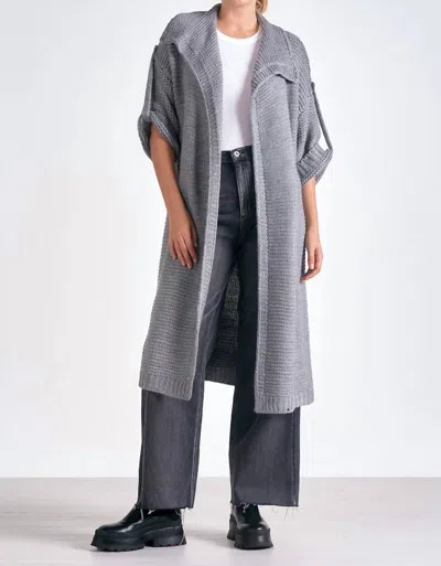 Elan Maci Open Cardigan Duster In Charcoal In Pink