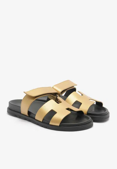 Pre-owned Hermes Chypre Sandals In Doré Grained Goatskin In Dore