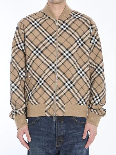 Burberry Mens Linden Ip Check Check-pattern Relaxed-fit Wool-blend Bomber Jacket In Beige
