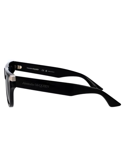 Alexander Mcqueen Alexander Mc Queen Squared Sunglasses Am0441 S 002
