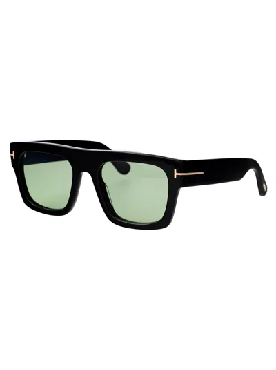 Tom Ford Squared Sunglasses Ft0711/s 01 N
