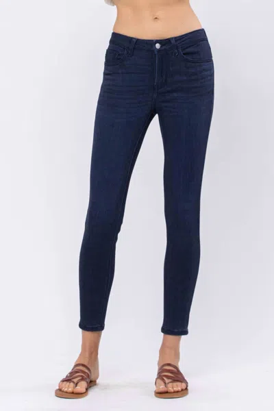 Judy Blue Non Distressed Mid Rise Skinny Jeans In Dark Wash In Blue