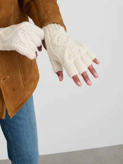 Alex Mill Aran Cable Gloves In Wool In Arctic