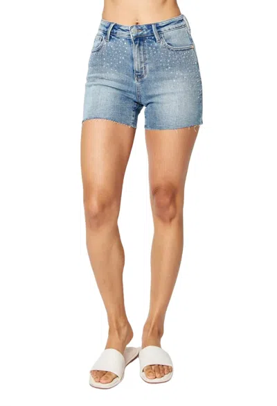 JUDY BLUE RHINESTONE EMBELLISHMENT CUT OFF SHORTS IN BLUE 