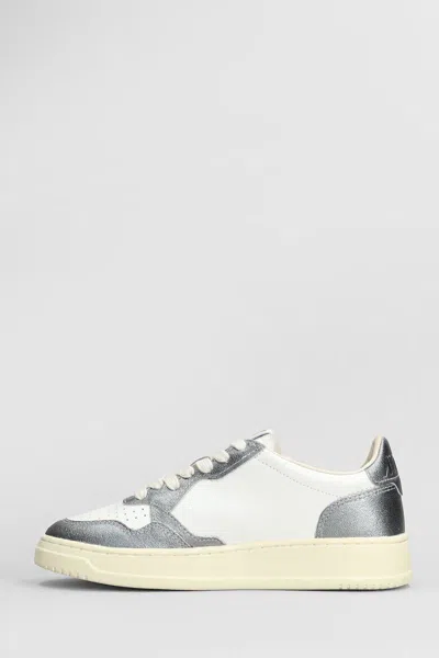 Autry 'medalist Low' White And Silver Low Top Sneakers With Logo Patch In Silver