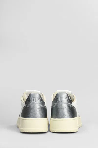 Autry 'medalist Low' White And Silver Low Top Sneakers With Logo Patch In Silver