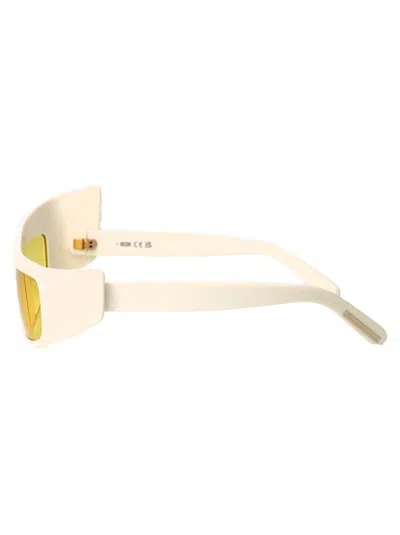 Gcds Gd0043 Sunglasses In 21e Bianco/marrone