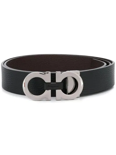 Shop Ferragamo Salvatore  Grained Leather Gancini Reversible Belt Accessories In Black