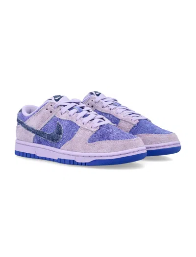 Nike Dunk Low Se Basketball Sneaker