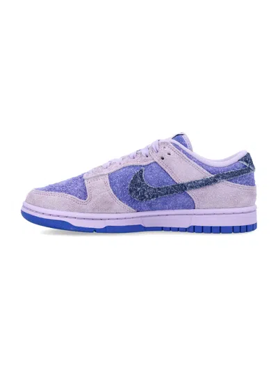 Nike Dunk Low Se Basketball Sneaker