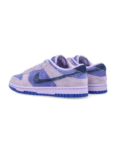 Nike Dunk Low Se Basketball Sneaker