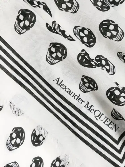 Alexander Mcqueen Skull Printed Frayed-edge Scarf
