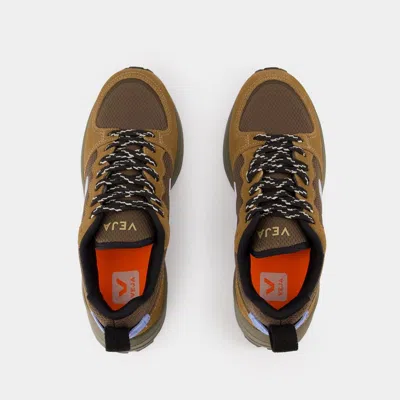 Veja Venturi Ii Sneakers With Chunky Rubber Sole In Brown