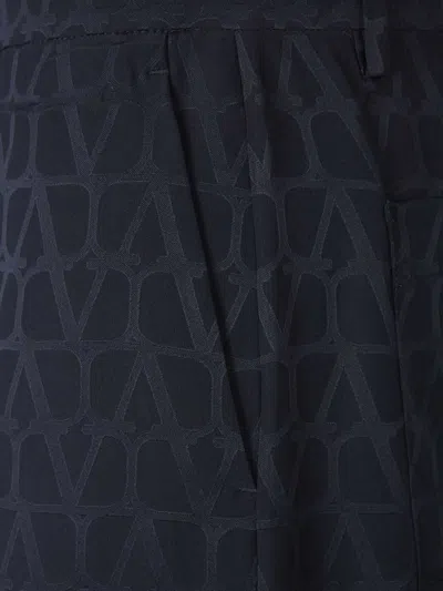 Valentino Geometric Pattern Knee Length Shorts In Jacquard Logo