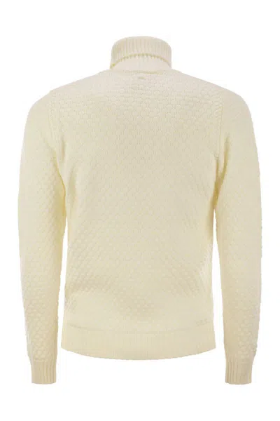 Rakki' Rakkì Honeycomb Stitch Turtleneck - White In Beige