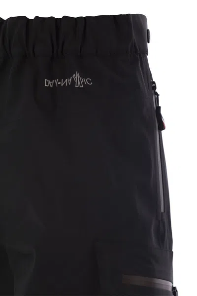 Moncler Grenoble Black Cargo Pants With Adjustable Waist In Stretch Fabric Woman