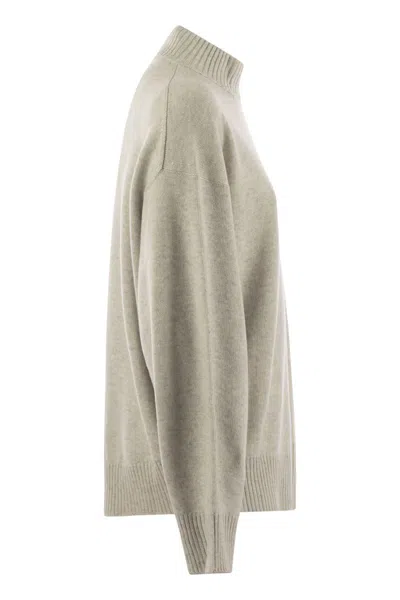 Brunello Cucinelli Elegant Cashmere Turtleneck Sweater With Shimmering Cuff Accents