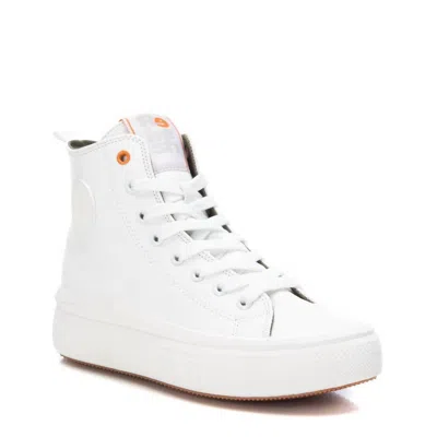 Xti Women's High Top Canvas Sneakers In White In White