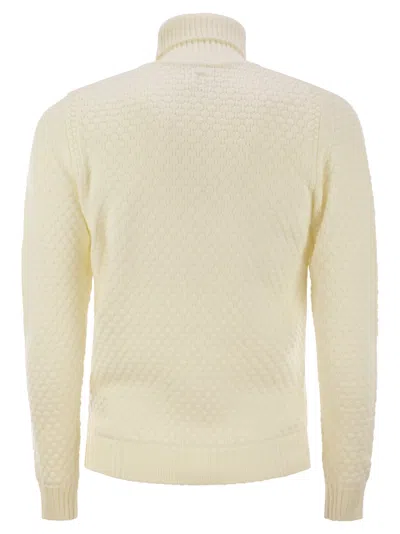 Rakki' Rakkì Honeycomb Stitch Turtleneck - White In Cream
