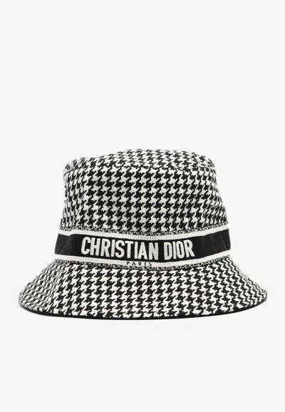 Dior Houndstooth Logo Bucket Hat In Monochrome