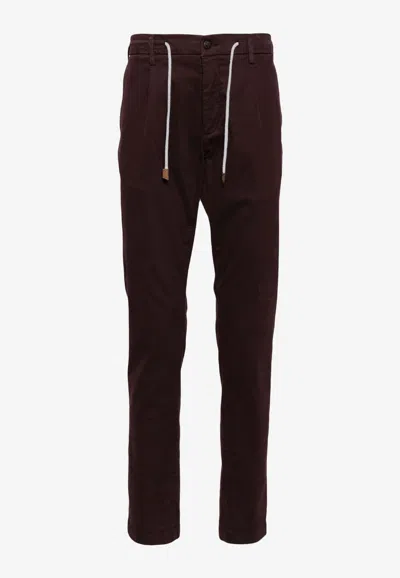 Eleventy Jogging Pants In Burgundy