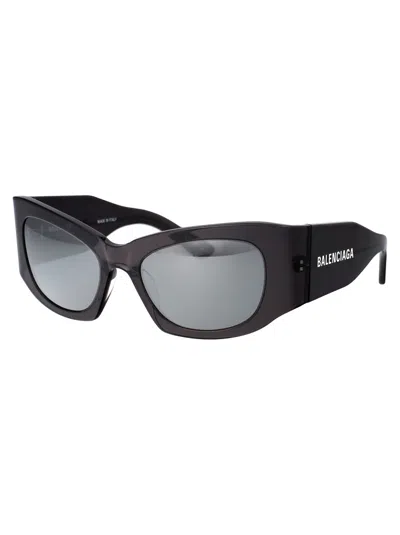 Balenciaga Gray Cat-eye Sunglasses In Black