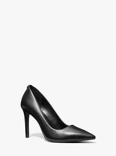 Michael Kors Lace-up Flat Shoes With Elegant Design And Modern Appeal In Black