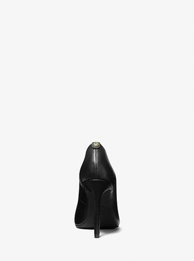 Michael Kors Lace-up Flat Shoes With Elegant Design And Modern Appeal In Black