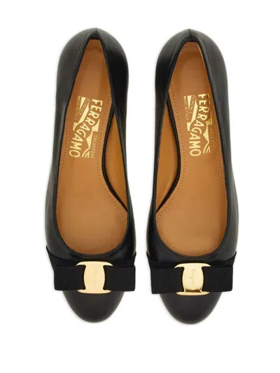 Ferragamo Nappa Leather Pumps Vara Block Heel Bow In Black