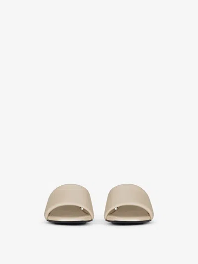 Givenchy Chic Cube Flat Sandals 45mm In Natural Beige