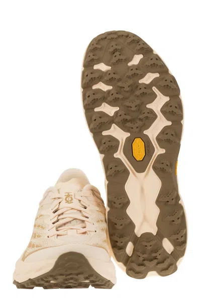 Hoka One Speedgoat 5 Sneakers