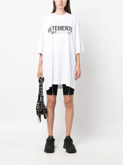 Vetements Flag Logo Cotton Oversized T-shirt In White