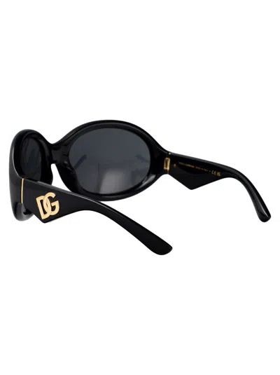 Dolce & Gabbana Geometric Frame Sunglasses In Black