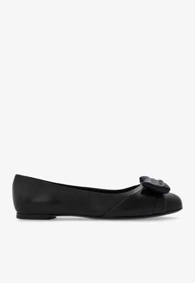 Ferragamo Vara Bowtie Ballet Flat Shoes In Black