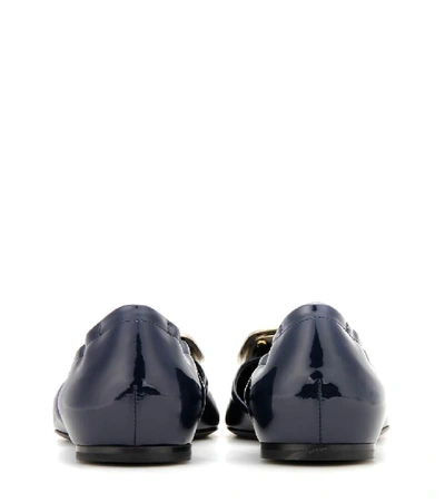 Shop Roger Vivier Chips Patent Leather Ballerinas In Chiaro