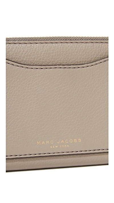 Shop Marc Jacobs Recruit Standard Continental Wallet In Mink