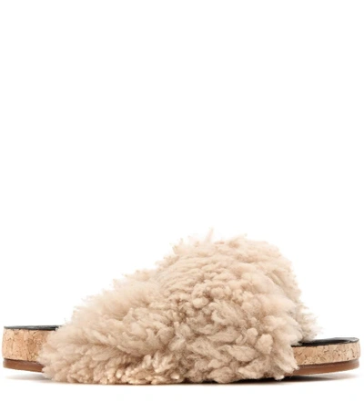 Shop Chloé Shearling Slip-on Sandals In Fawe