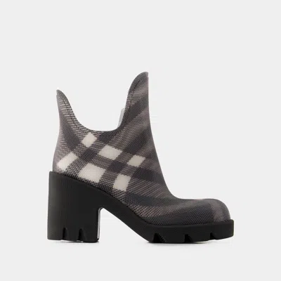 Burberry Marsh Check Rubber Rain Booties