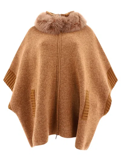 Giovi Elegant Cape With Luxurious Fur Inserts