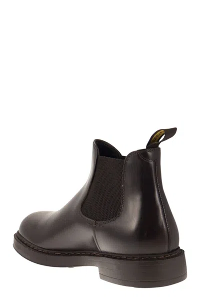 Doucal's Black Leather Ankle Boot