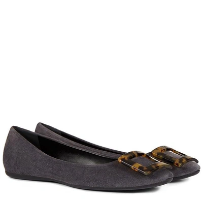 Shop Roger Vivier Gommette Ballerinas In Suede In Grey