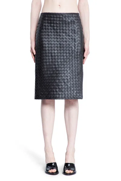 Bottega Veneta Womens Intrecciato Two-slip-pockets Leather Midi Skirt Black In Brown