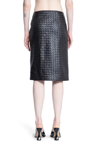 Bottega Veneta Womens Intrecciato Two-slip-pockets Leather Midi Skirt Black In Brown